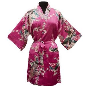 Robe free size， many colors to choose from